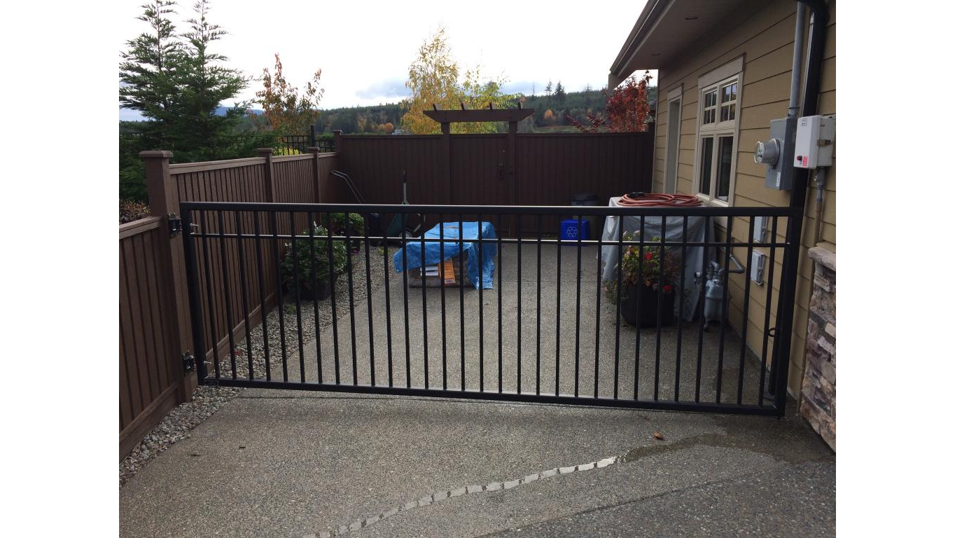 Driveway Gates :: Custom Aluminum Swing Driveway Gates :: Scott - West ...